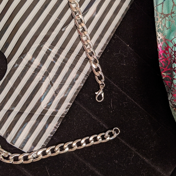 28" Thick Link Silver Chain - Picture 6 of 8